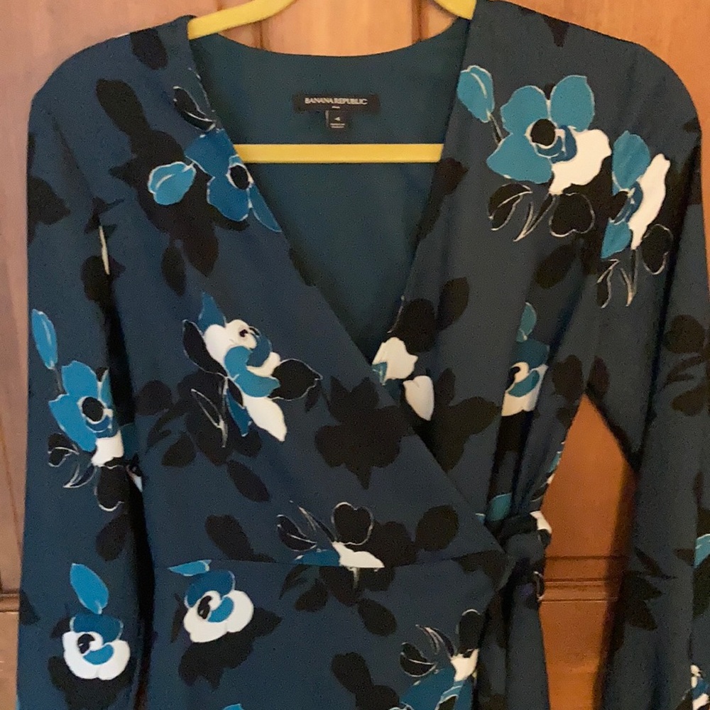 Banana Republic Faux Wrap Dress Size 4 Long Sleeve Floral Beautiful!